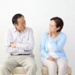 心配する父と母