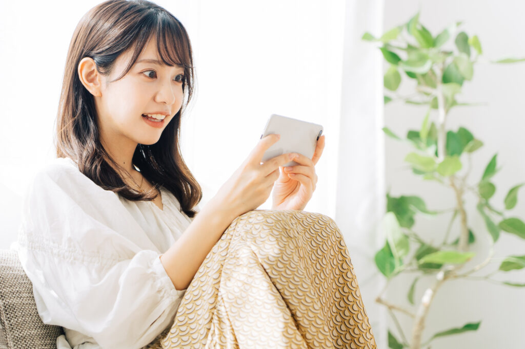 結婚相談所の利用がバレる2つのきっかけとは？オープンにする人との割合や対処法を解説