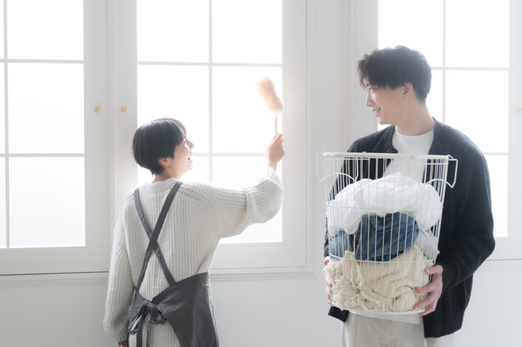 【婚活】結婚後の家事分担を男性と話し合うタイミングはいつがベスト？気を付けたいポイントも解説